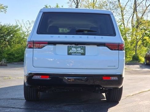 Used 2024 Jeep Wagoneer Series II AWD/4WD image 30