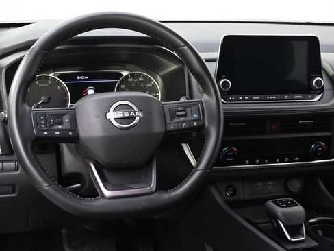 Used 2025 Nissan Rogue SV AWD/4WD image 12