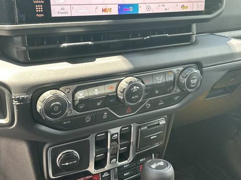 New 2026 Jeep Wrangler Unlimited Rubicon AWD/4WD image 26