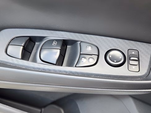 Used 2024 Nissan Sentra SV FWD image 29