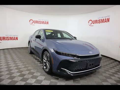 Used 2026 Toyota Crown Limited w/ Advanced Technology Package image 18