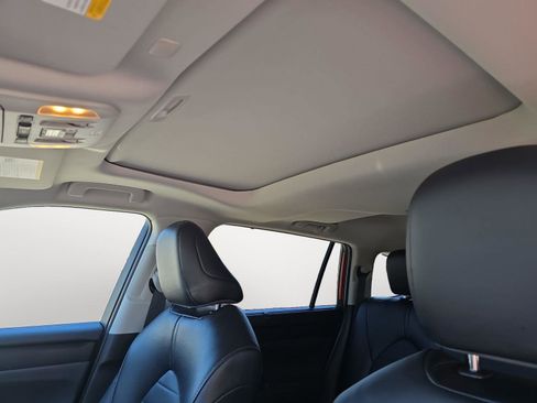 Used 2022 Toyota Highlander XLE image 14