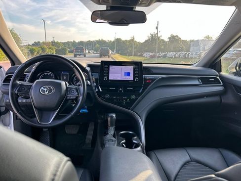 Used 2024 Toyota Camry SE FWD image 5