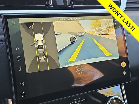 Used 2022 Jaguar XF SE RWD image 26