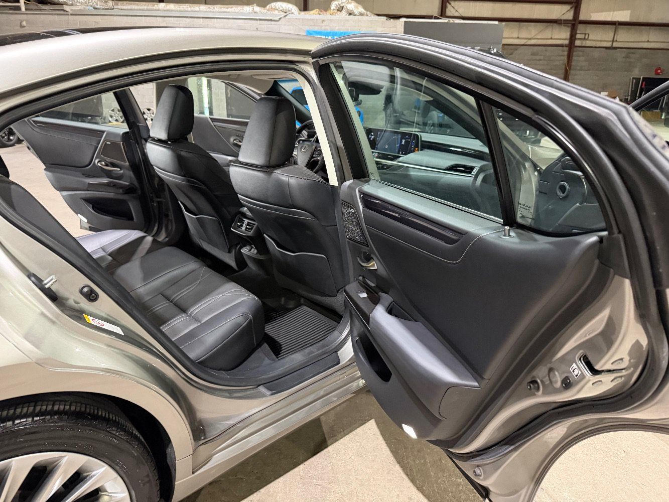 Used 2019 Lexus ES 350 w/ Accessory Package FWD image 21