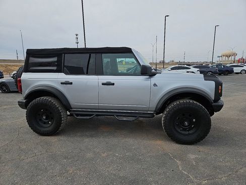 Used 2021 Ford Bronco Black Diamond image 9