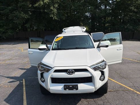 Used 2019 Toyota 4Runner SR5 RWD image 28