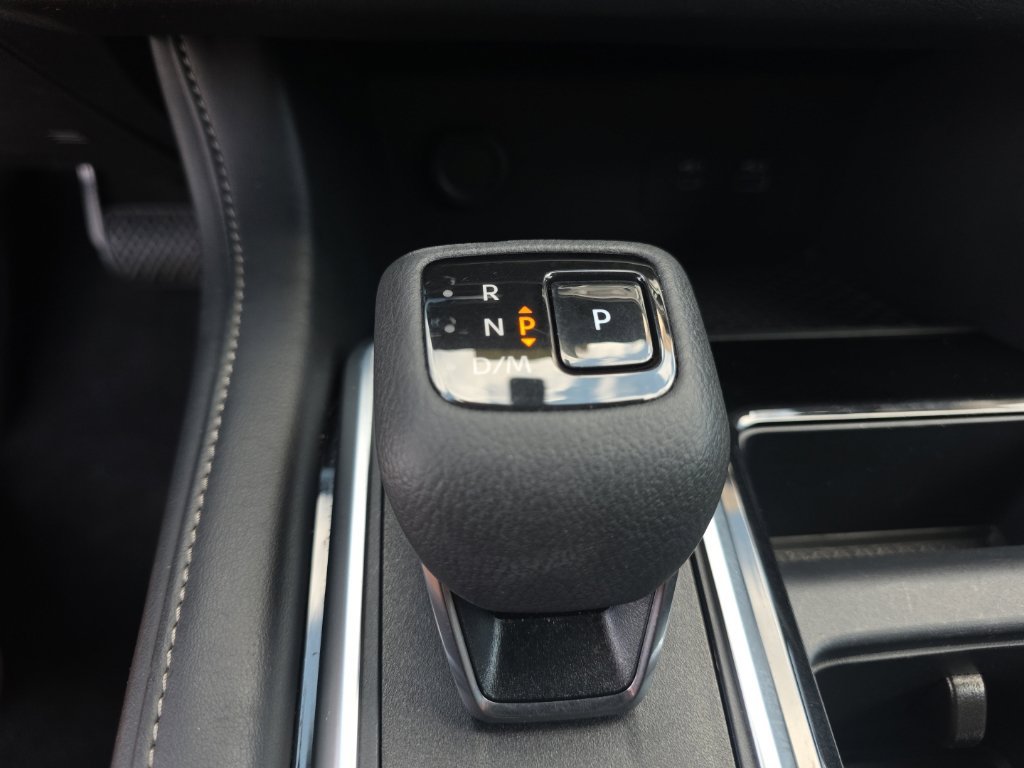 Used 2025 Nissan Pathfinder SV AWD/4WD image 22