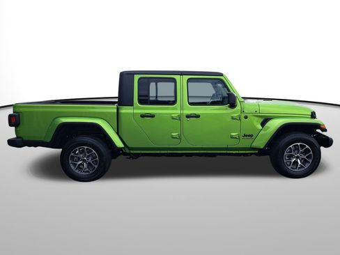 New 2025 Jeep Gladiator Sport image 4