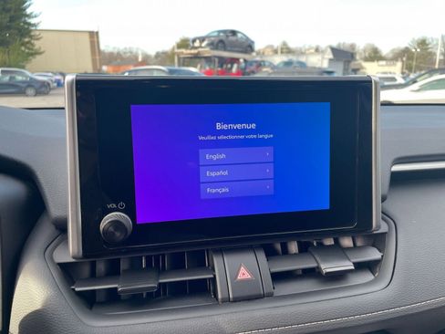 Used 2025 Toyota RAV4 XLE image 21