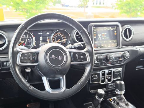 Used 2018 Jeep Wrangler Unlimited Sahara AWD/4WD image 38