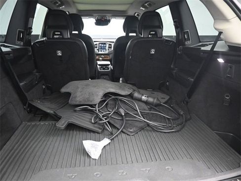 Used 2022 Volvo XC90 T8 Inscription Expression w/ Advanced Package image 32