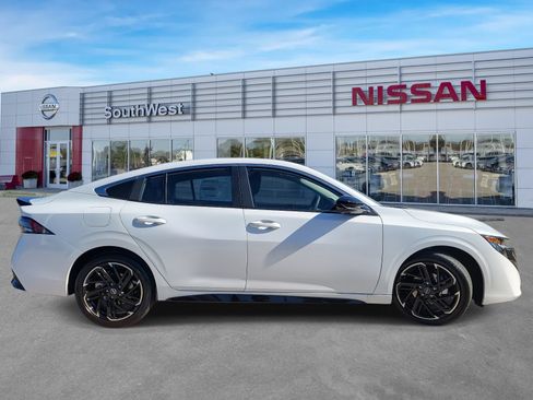 New 2026 Nissan Sentra SR w/ SR Premium Package FWD image 5