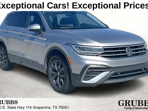 Used 2022 Volkswagen Tiguan SE image 1