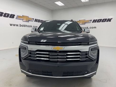 New 2026 Chevrolet Suburban Premier AWD/4WD image 2