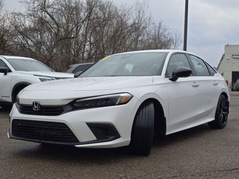 Used 2023 Honda Civic Sport image 9