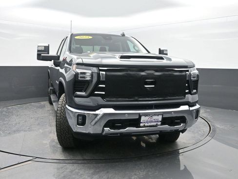 Used 2025 Chevrolet Silverado 2500 LTZ w/ LTZ Premium Package image 51