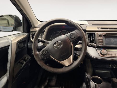 Used 2013 Toyota RAV4 XLE image 13
