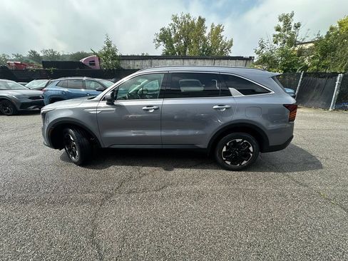 Used 2024 Kia Sorento S w/ Panoramic Sunroof Package AWD/4WD image 3