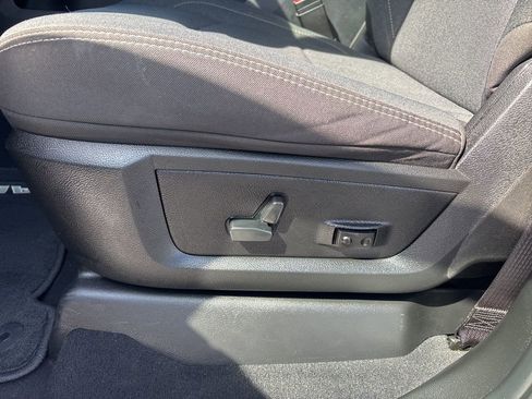 Used 2024 RAM 3500 Big Horn w/ Sport Appearance Package image 22