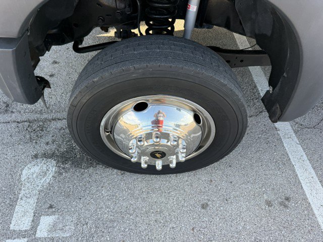 Used 2014 Ford F550 2WD Regular Cab Super Duty image 7