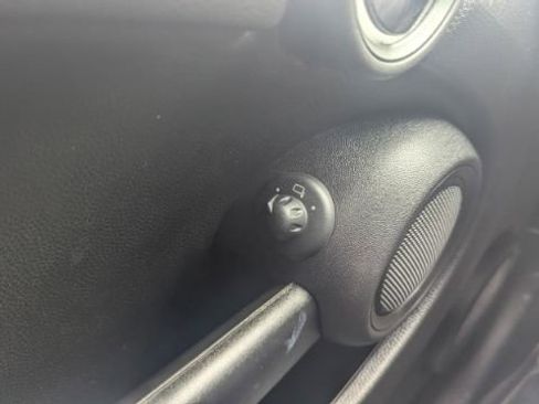 Used 2011 MINI Cooper Convertible image 34