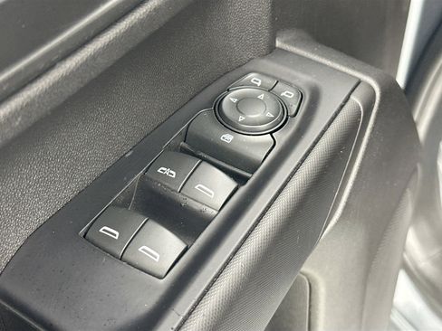 Used 2020 Chevrolet Silverado 1500 Custom w/ Custom Value Package image 17