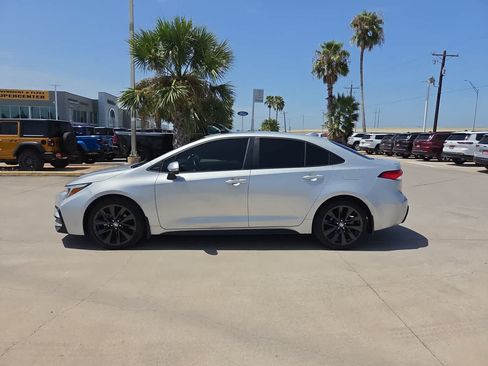 Used 2024 Toyota Corolla SE w/ SE Premium Package FWD image 11