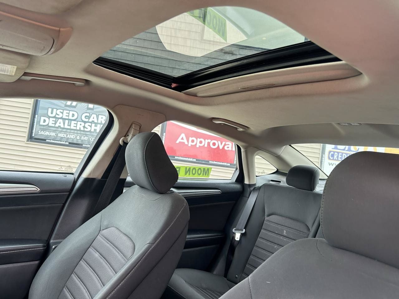 Used 2020 Ford Fusion SE FWD image 18