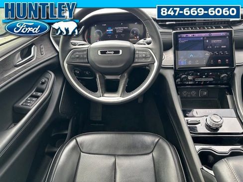 Used 2023 Jeep Grand Cherokee L Limited w/ Luxury Tech Group II AWD/4WD image 19