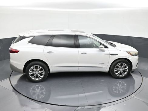Used 2018 Buick Enclave Avenir FWD image 17