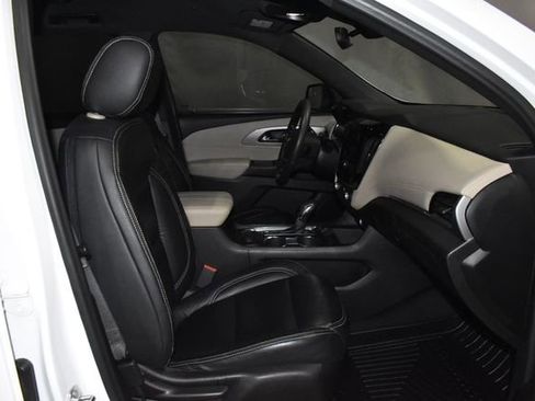 Used 2022 Chevrolet Traverse LS image 27