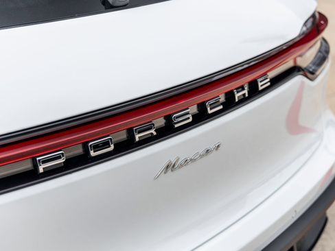 New 2026 Porsche Macan AWD/4WD image 14