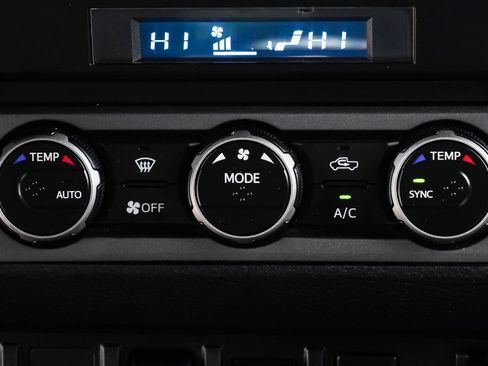 Certified 2022 Toyota Tacoma TRD Off-Road AWD/4WD image 33