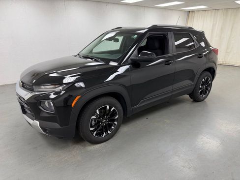 Used 2021 Chevrolet TrailBlazer LT w/ Convenience Package FWD image 1