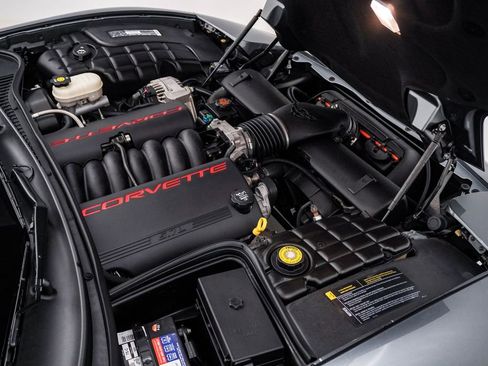 Used 2003 Chevrolet Corvette Coupe w/ Preferred Equipment Group RWD image 31
