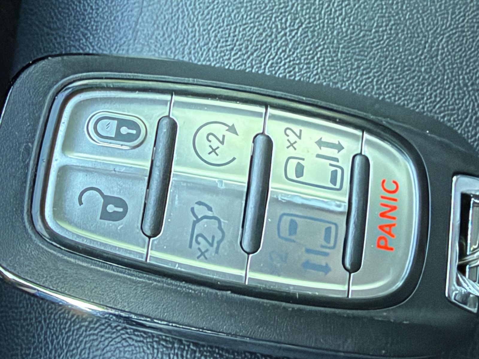 Used 2025 Chrysler Pacifica Select FWD image 20