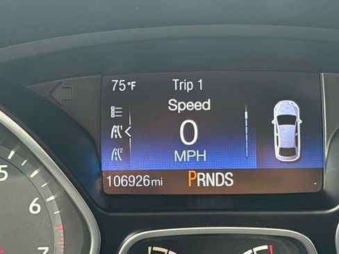 Used 2017 Ford Focus SEL w/ Cold Weather Package FWD image 16