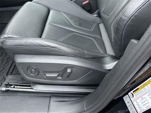 Used 2024 Audi Q3 2.0T Premium Plus image 23