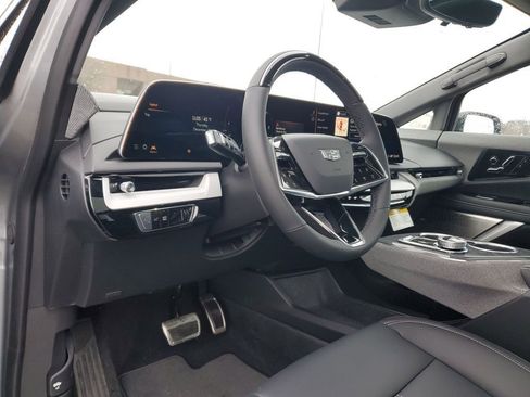 New 2026 Cadillac Optiq Luxury 1 image 11