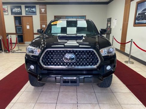 Used 2019 Toyota Tacoma TRD Sport image 6