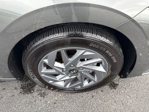 Used 2024 Hyundai Elantra SEL FWD image 13