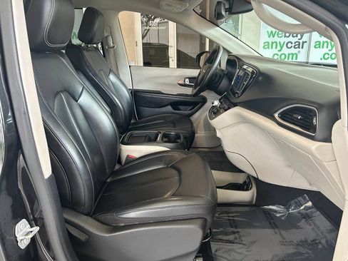 Used 2021 Chrysler Voyager Lxi FWD image 20