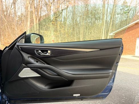 Used 2017 INFINITI Q60 Red Sport 400 image 25
