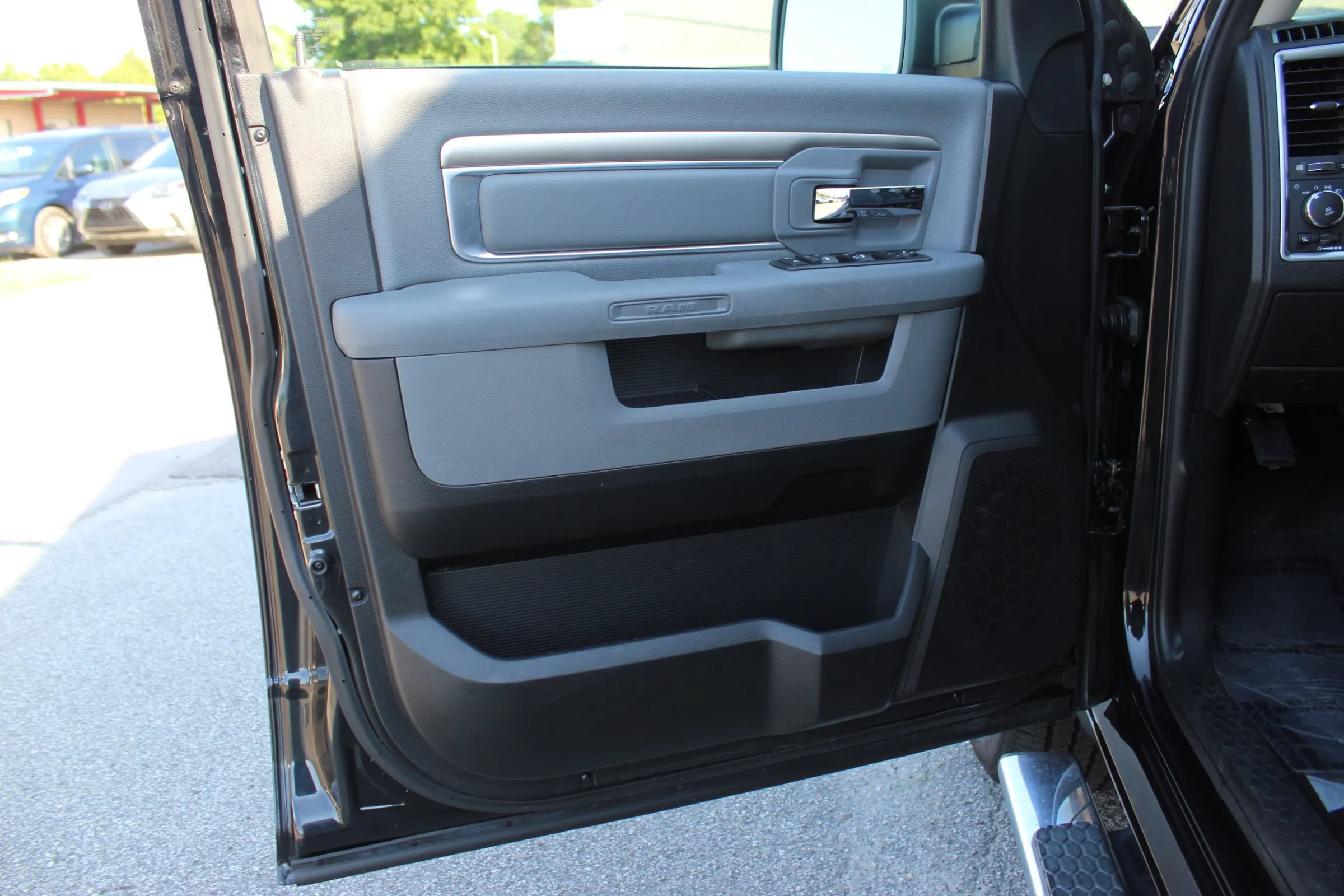 Used 2017 RAM 1500 Big Horn AWD/4WD image 11