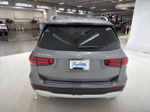 Used 2020 Mercedes-Benz GLB 250 4MATIC image 5
