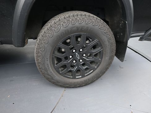 Used 2024 Chevrolet Colorado Trail Boss w/ Technology Package image 19