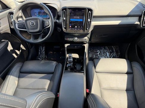 Certified 2025 Volvo XC40 B5 Plus AWD/4WD image 12