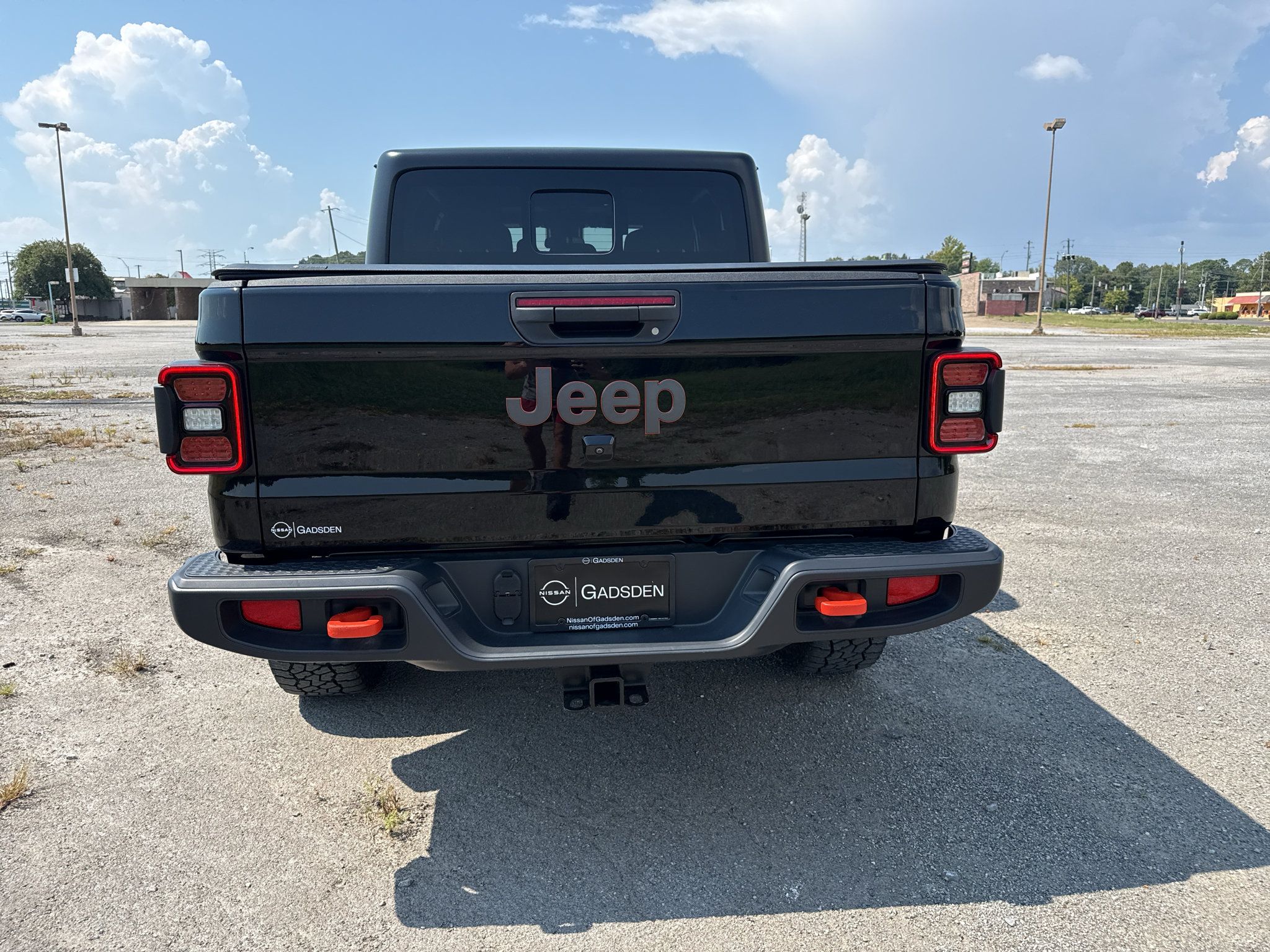 Used 2025 Jeep Gladiator Mojave AWD/4WD image 4