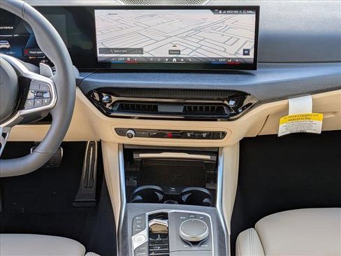 Used 2025 BMW 330i Sedan w/ M Sport Package image 11